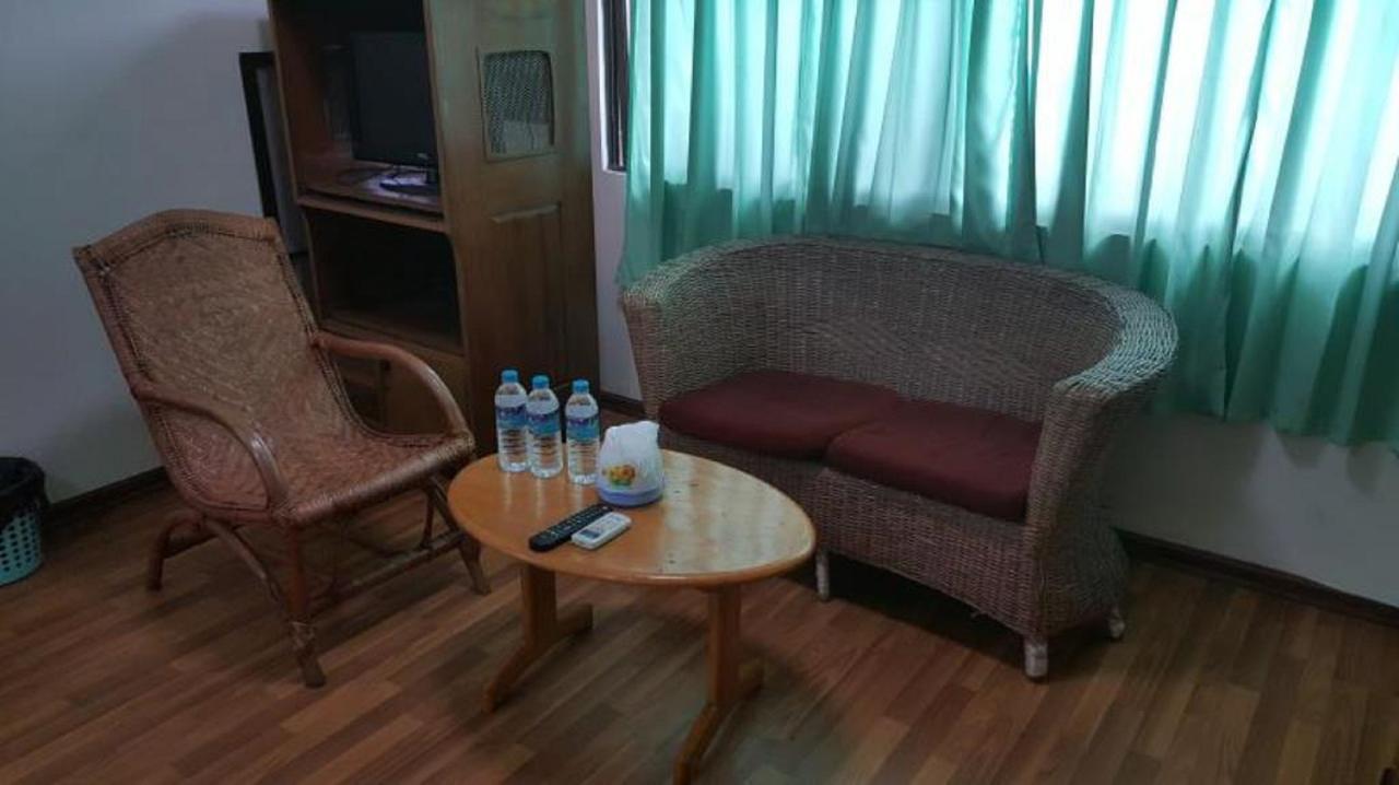פי או לואה Maymyo Sa Khan Tha Hotel מראה חיצוני תמונה